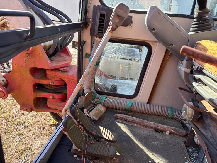#6-•-takeuchi-tb175-compact-track-excavator-image-20