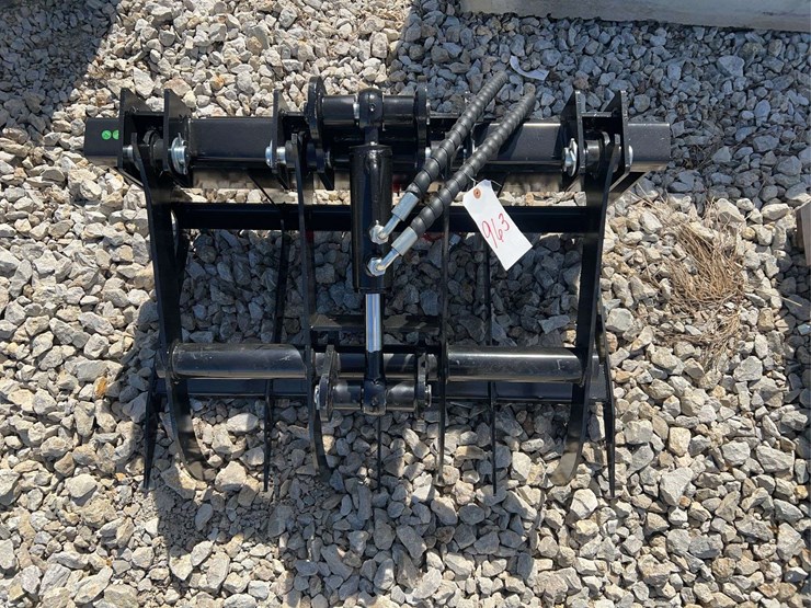 mini-skid-steer-root-grapple-attachment-image-5