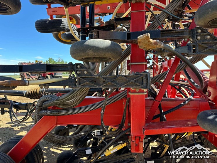 2011-bourgault-3310-55-55-ft.-seeder-image-43
