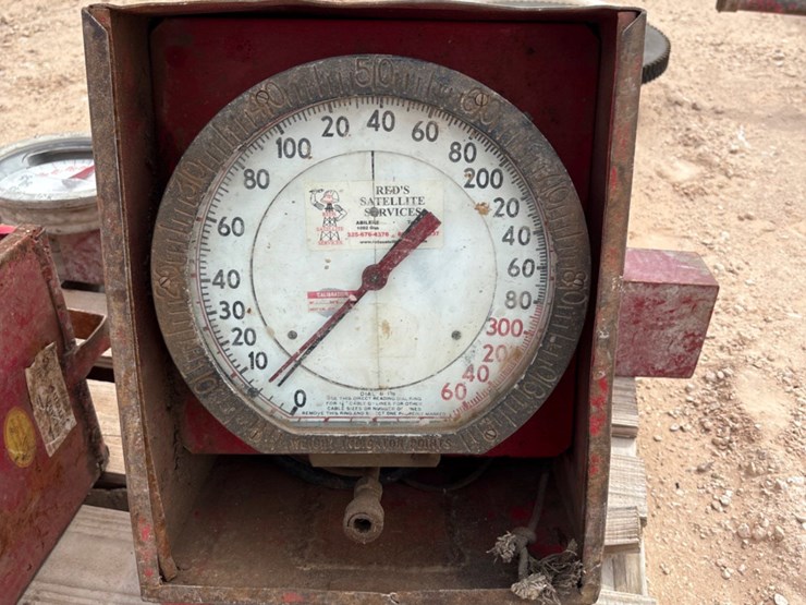 red’s-satellite-service-pad-type-weight-indicator-image-1