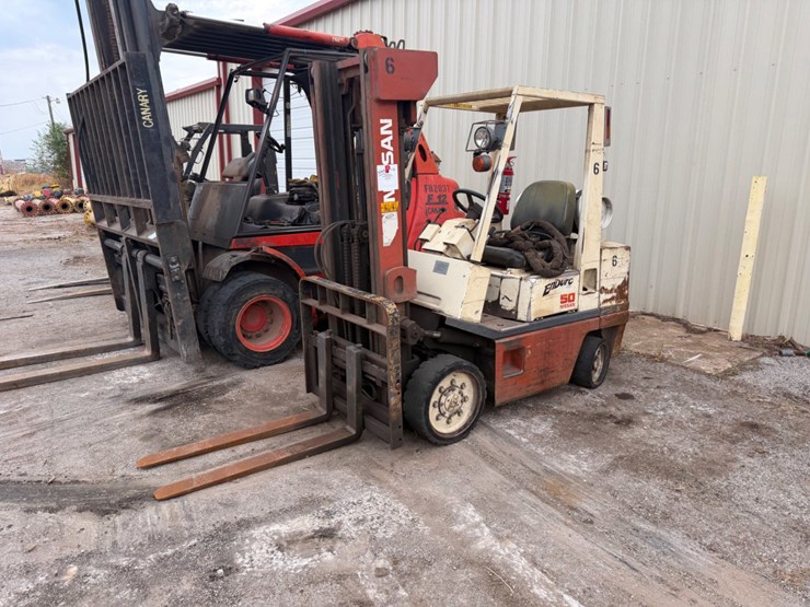 nissan-50-forklift,-4,700#-capacity-image-1
