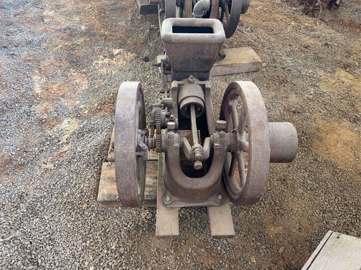 associated-2hp-gas-engine-image-2