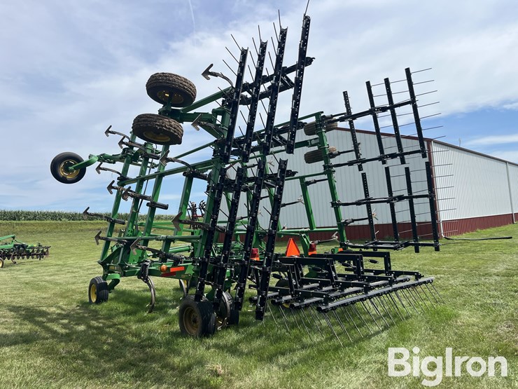 2011-john-deere-2210-31'5"-field-cultivator-image-7