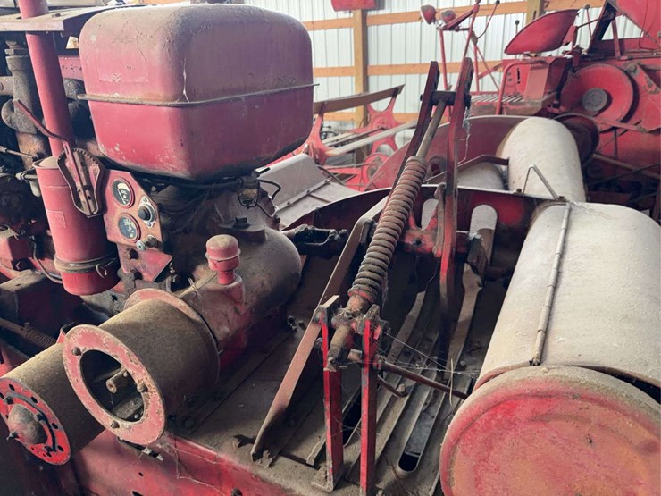 mccormick-56-t-square-baler-image-18
