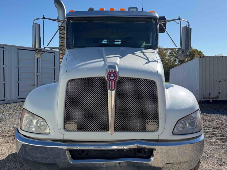 2009-kenworth-t370-tandem-axle-hook-truck-image-8