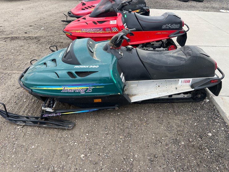 1996-ski-doo-snowmobile-image-7