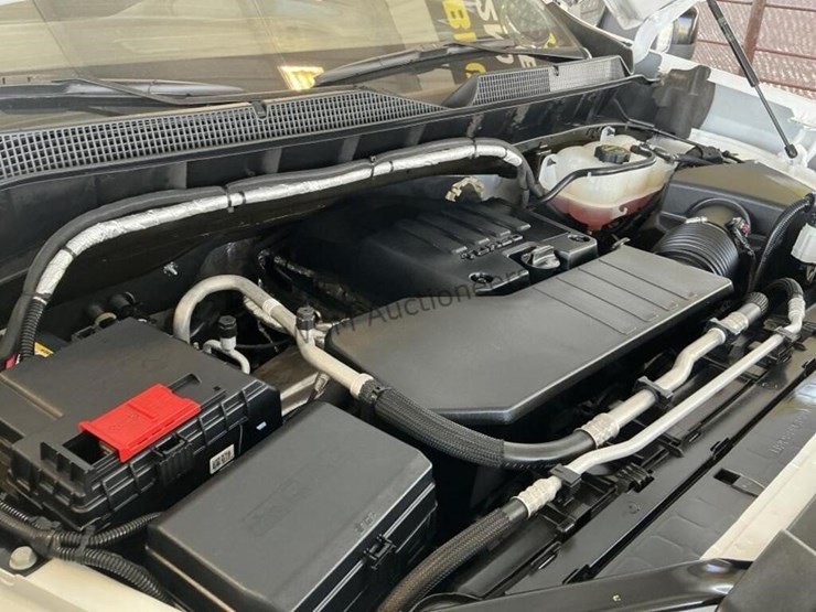 2026-chevrolet-silverado-1500-p/u-image-12