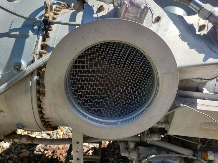 jet-engine-pulling-tractor-image-31