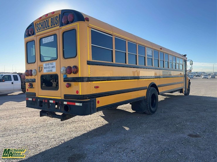2014-ic-bus-ce-series-s/a-46-passenger-bus-image-4