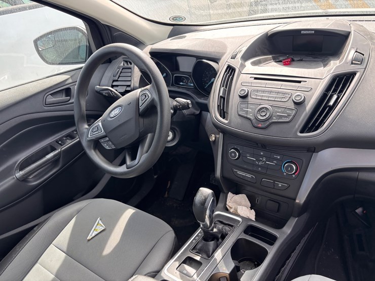 #62-•-ford-escape-four-door-compact-suv-image-7