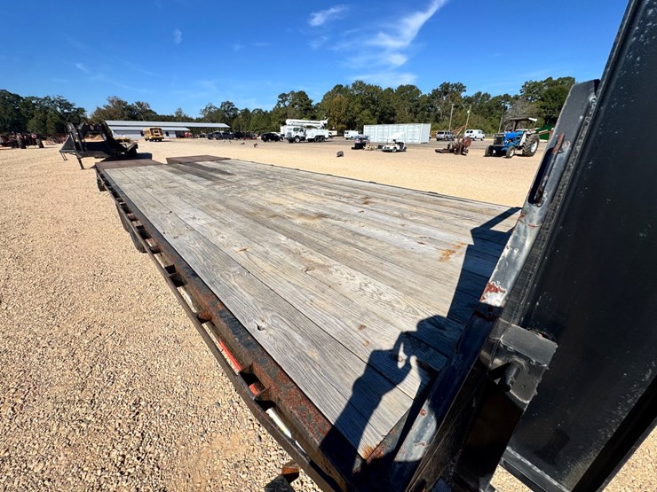 #9030-•-2022-east-texas-trailers-25’-gooseneck-flatbed-image-12