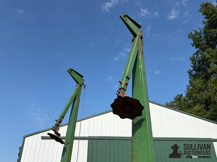 john-deere-7200-maxemerge-8r36"-corn-planter-image-13