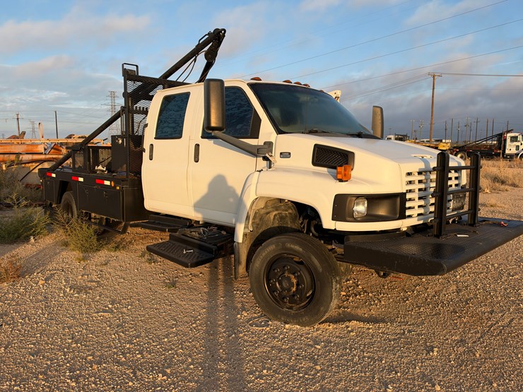 2007-chevrolet-kodiak-c5500-pole-truck-w/-rufnek-winch-image-5