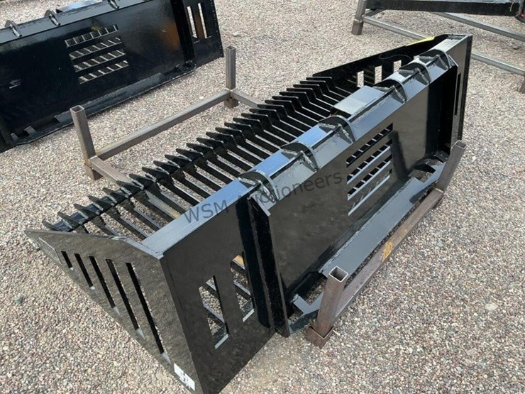 2026-giyi-66in-rock-bucket-for-skid-steer-image-3
