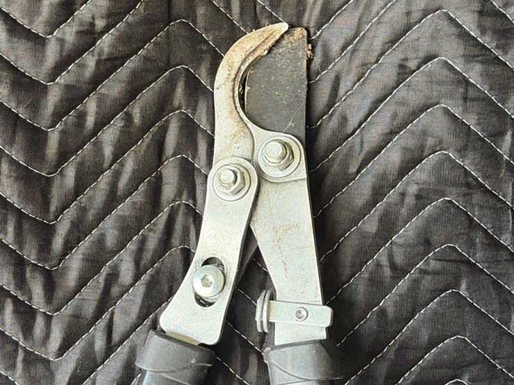 #21-•-fiskars-extendable-pruning-shears-image-4