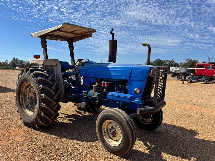 #9028-•-ford-5900-image-8