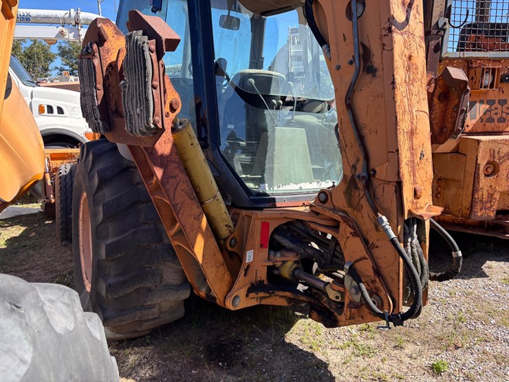 #40-•-case-590-super-m-series-3-backhoe-loader-image-8