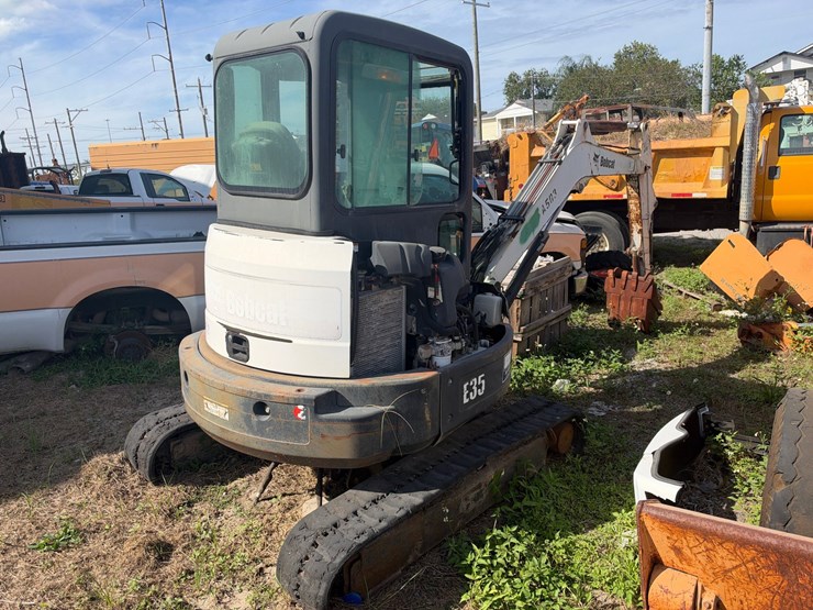 #89-•-2010-bobcat-mini-excavator-image-2