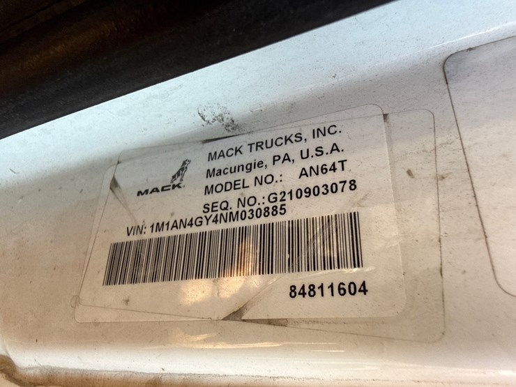 #6907-•-2022-mack-anthem-an64t-sleeper-semi-truck-image-17