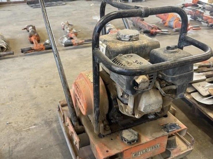 multiquip-mikasa-mvc-90-plate-compactor-image-1