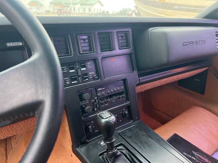 1988-chevrolet-corvette-image-13