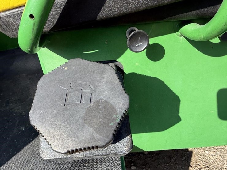 john-deere-gator-image-9