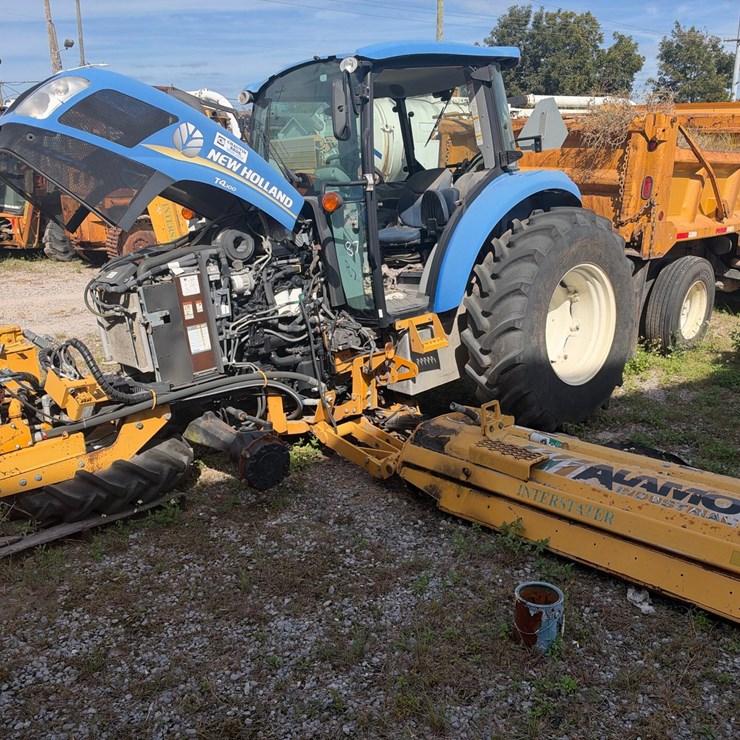 #87 • 2017 NEW HOLLAND T4100 MOWER