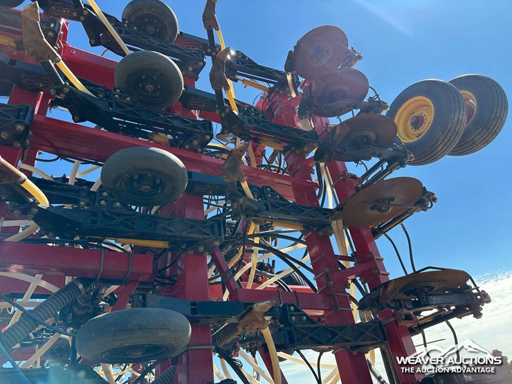 2011-bourgault-3310-55-55-ft.-seeder-image-44
