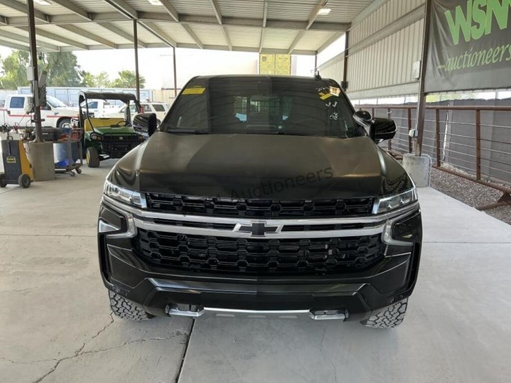 2021-chevrolet-tahoe-suv-image-3