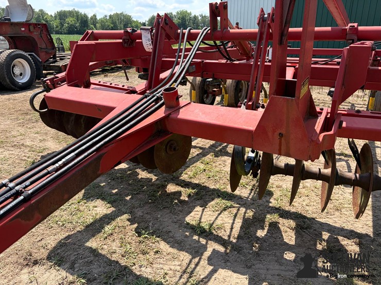 case-international-4200-flcu-soil-finisher-image-12