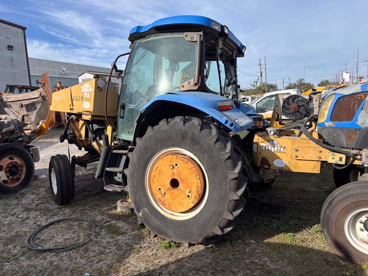 #48-•-new-holland-tractor-with-tiger-boom-mower-attachment-image-3