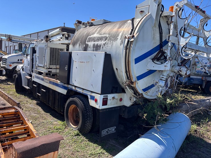 #36-•-vac-con-sewer-cleaner-vacuum-truck-on-sterling-chassis-image-3