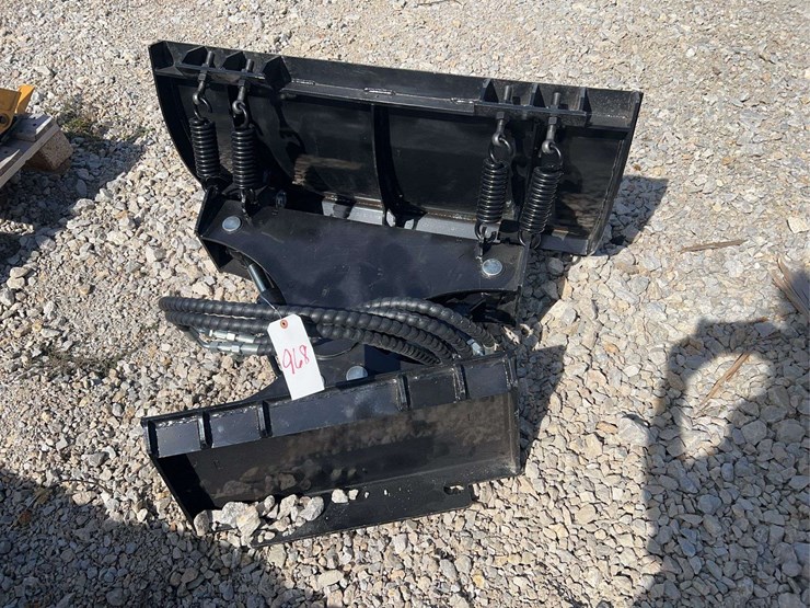 hydraulic-mini-skid-steer-dozer-blade-attachment-image-3