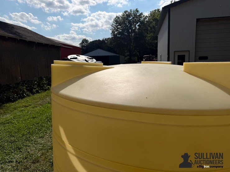 1,300-gal-poly-tank-image-15