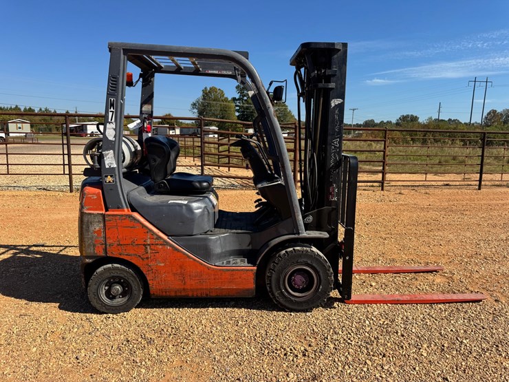 #9036-•-toyota-8fgu15-fork-lift-image-4