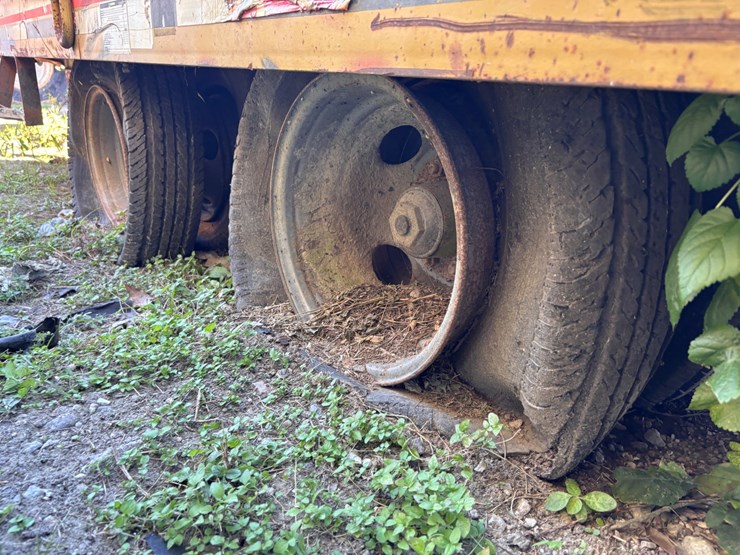 #10-•-interstate-flatbed-equipment-trailer-image-8