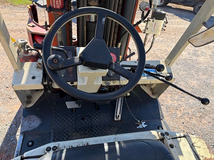nissan-80-propane-forklift-image-14