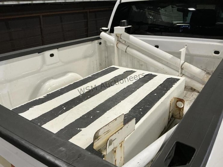 2018-chevrolet-silverado-1500-p/u-image-9