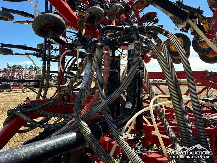 2011-bourgault-3310-55-55-ft.-seeder-image-37