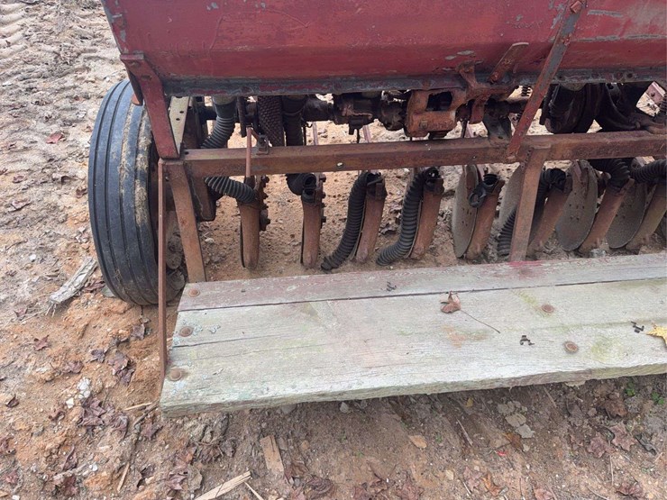international-10’-grain-drill-image-13