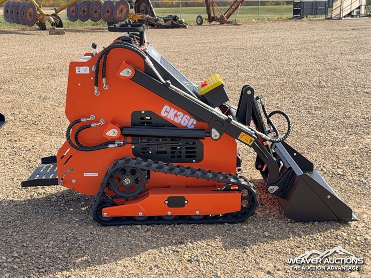 2026-captok-skid-steer-loader-image-17