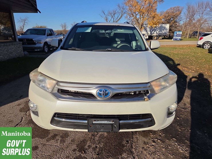 2013-toyota-highlander-hybrid-image-8
