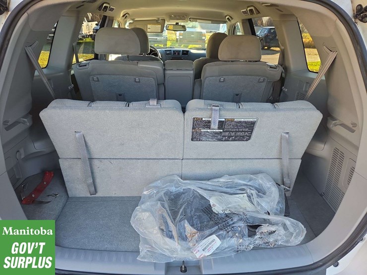 2013-toyota-highlander-hybrid-image-25