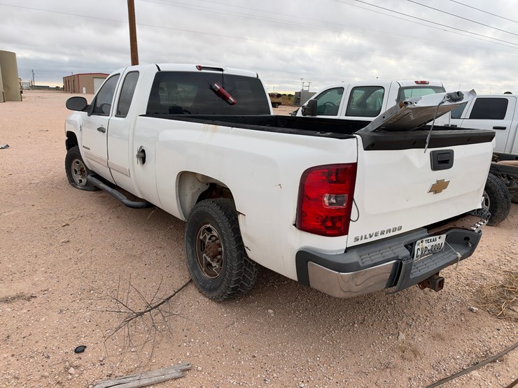 2007-chevrolet-silverado-2500-hd-image-2