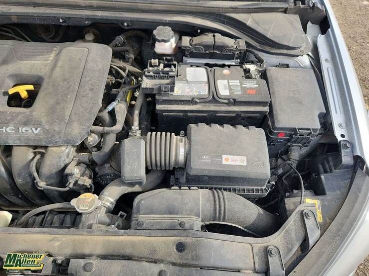 2018-hyundai-elantra-4dr-sedan-image-32