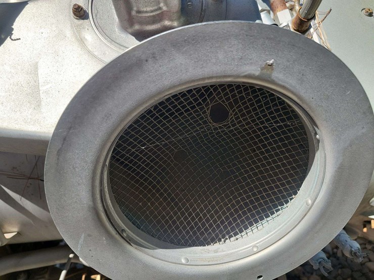 jet-engine-pulling-tractor-image-15