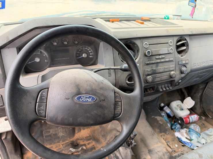 2013-ford-f-650-super-duty-winch-truck-image-9
