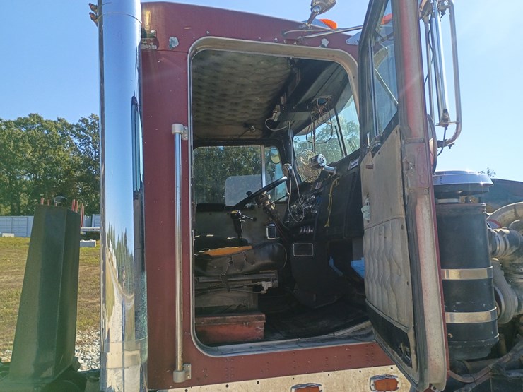#27067-•-1984-kenworth-w900-tri-axle-dump-truck-image-52