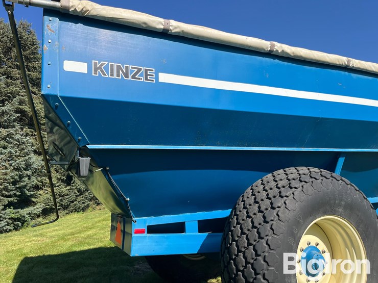 kinze-aw-640-grain-cart-image-17