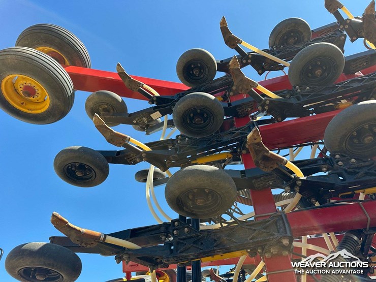 2011-bourgault-3310-55-55-ft.-seeder-image-42
